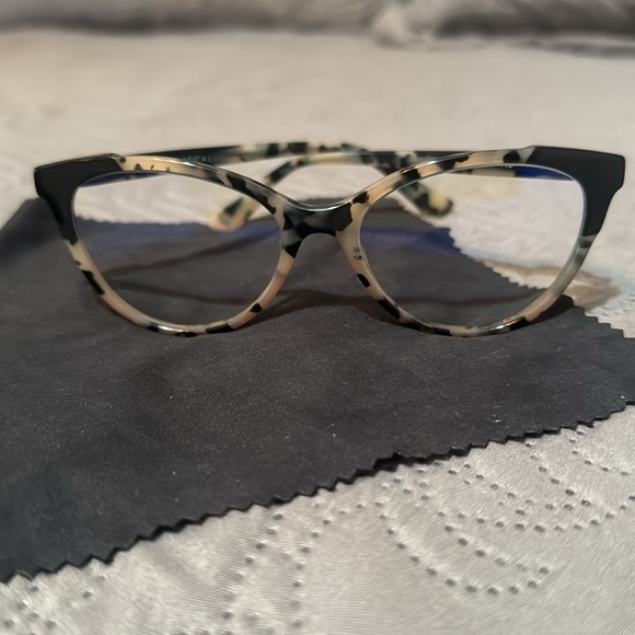 Hip Optical Prescription Eyeglasses - Picture 2 of 6